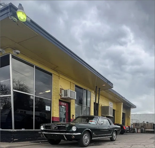 Bill's Crestmoor Automotive shop front