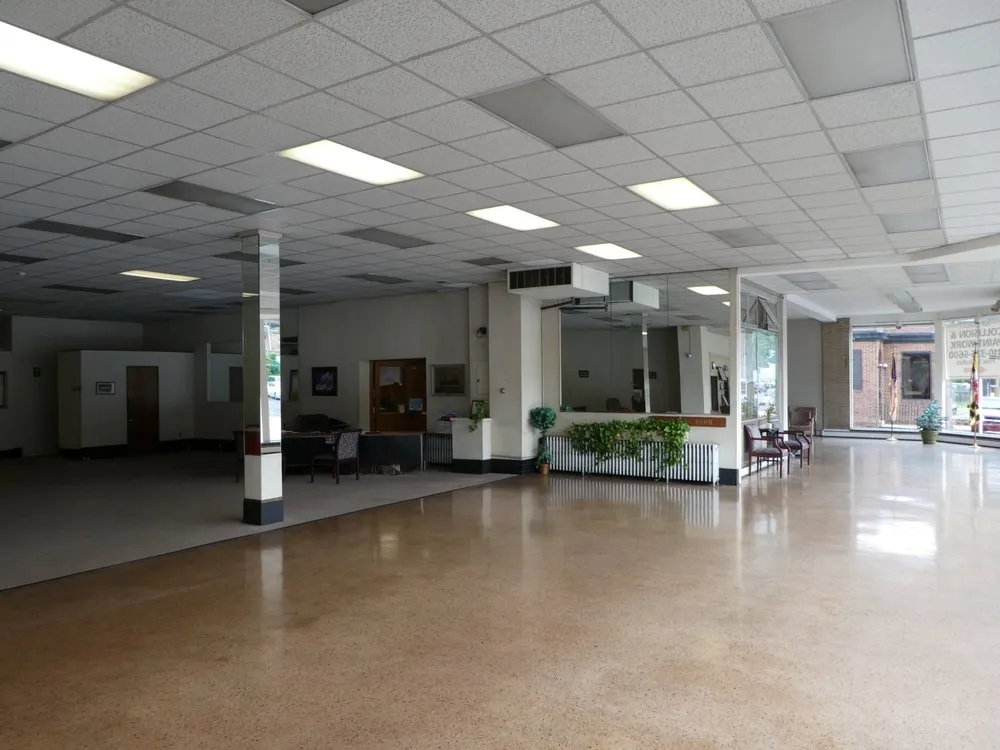 Shop Interior Photo